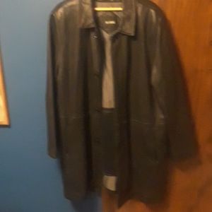 111 State womans leather coat sz L